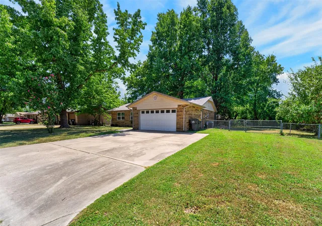 Photo 2 of Sale Pending at 13606 S 287th Eastavenue, Coweta, OK 74429 | MLS# 2628758 | Listing updated on 2026-08-20