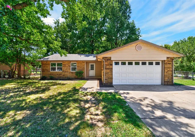 Photo 3 of Sale Pending at 13606 S 287th Eastavenue, Coweta, OK 74429 | MLS# 2628758 | Listing updated on 2026-08-20