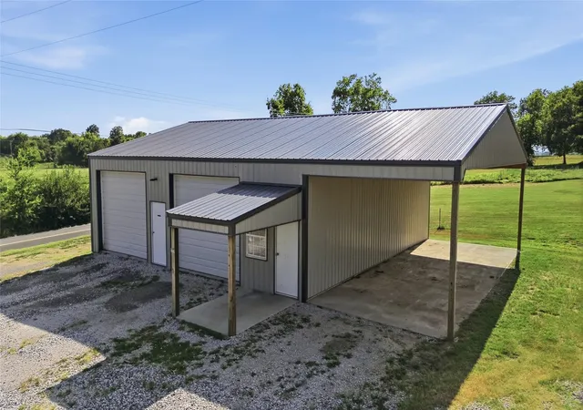 Photo 5 of Single family home for sale at 2540 E Davis Fld Rd, Muskogee, OK 74403 | MLS# 2628754 | Listing updated on 2026-08-20