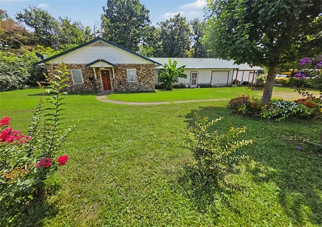 Photo 3 of Single family home for sale at 233 North St, Tahlequah, OK 74464 | MLS# 2628911 | Listing updated on 2026-08-20