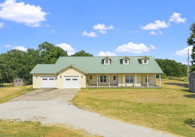 Photo 2 of Single family home for sale at 11754 Us Hwy 77, Ardmore, OK 73401 | MLS# 2628624 | Listing updated on 2026-08-28