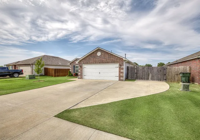 Photo 4 of Sale Pending at 7511 E 144th Street, Collinsville, OK 74021 | MLS# 2628898 | Listing updated on 2026-08-20