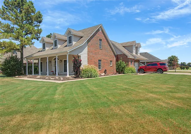 Photo 2 of Sale Pending at 110 Cambridge, Fort Gibson, OK 74434 | MLS# 2628997 | Listing updated on 2026-08-21