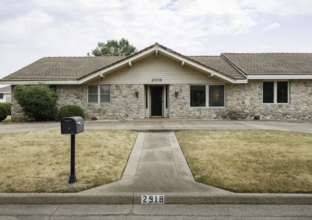 Photo 1 of Single family home for sale at 2918 Longridge Ln, Bartlesville, OK 74006 | MLS# 2628871 | Listing updated on 2026-08-20