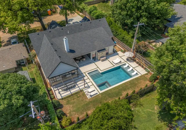 Photo 1 of Sale Pending at 3215 S Troost Ave, Tulsa, OK 74105 | MLS# 2628689 | Listing updated on 2026-08-24