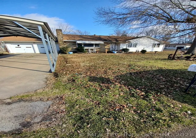 Photo 3 of Single family home for sale at 722 Sw 4th Street, Checotah, OK 74426 | MLS# 2629056 | Listing updated on 2026-08-20