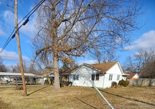 Photo 4 of Single family home for sale at 722 SW 4th Street, Checotah, OK 74426 | MLS# 2629056 | Listing updated on 2026-08-20