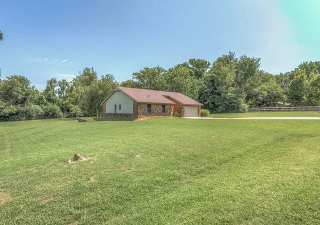 Photo 2 of Single family home for sale at 16725 E 127th Street S, Broken Arrow, OK 74011 | MLS# 2629020 | Listing updated on 2026-08-20