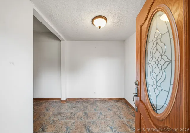 Photo 4 of Single family home for sale at 3620 Lakeside Dr, Sapulpa, OK 74066 | MLS# 2628335 | Listing updated on 2026-09-15