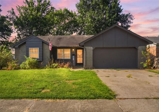 Photo 1 of Single family home for sale at 1101 W 14th Place, Claremore, OK 74017 | MLS# 2629001 | Listing updated on 2026-08-28