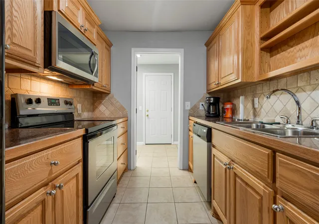 Photo 23 of Single family home for sale at 831 E Elgin Pl, Broken Arrow, OK 74012 | MLS# 2629090 | Listing updated on 2026-08-27