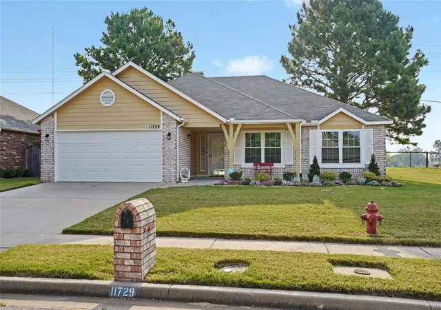 Photo 2 of Sale Pending at 11729 S 105th East Ave, Bixby, OK 74008 | MLS# 2628913 | Listing updated on 2026-08-20