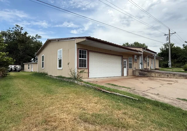 Photo 2 of Single family home for sale at 417705 E 1210 Road, Eufaula, OK 74432 | MLS# 2628433 | Listing updated on 2026-08-20