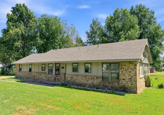 Photo 1 of Sale Pending at 21236 E 102nd Street S, Broken Arrow, OK 74014 | MLS# 2629111 | Listing updated on 2026-08-25