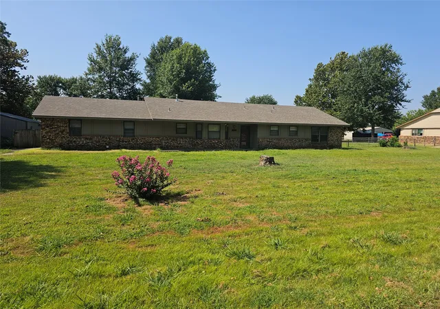 Photo 4 of Sale Pending at 21236 E 102nd Street S, Broken Arrow, OK 74014 | MLS# 2629111 | Listing updated on 2026-08-25