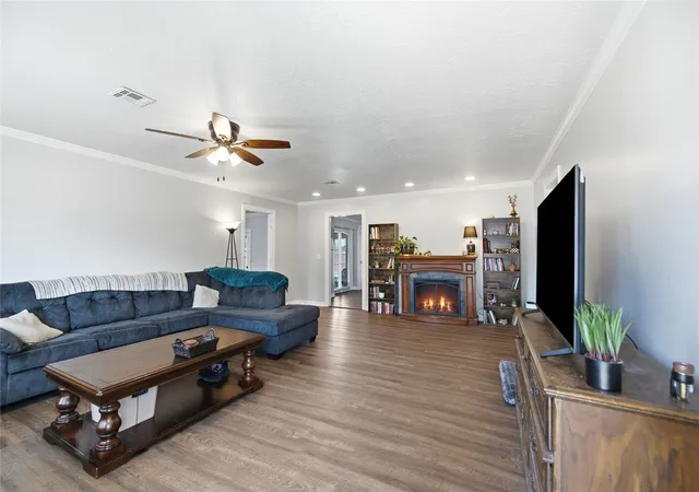 Photo 2 of Single family home for sale at 423 E Beaver St, Jenks, OK 74037 | MLS# 2629124 | Listing updated on 2026-09-28