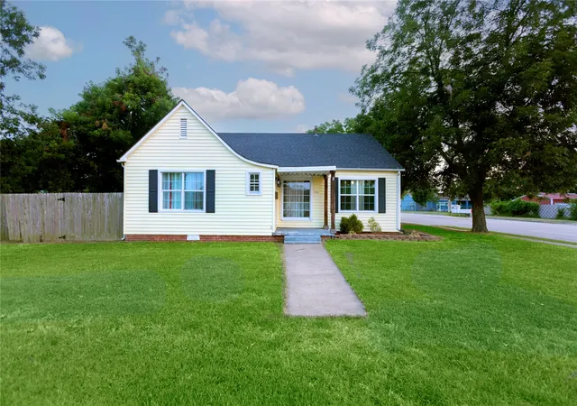 Photo 1 of Single family home for sale at 1100 E Miami Ave, Mc Alester, OK 74501 | MLS# 2629131 | Listing updated on 2026-08-20