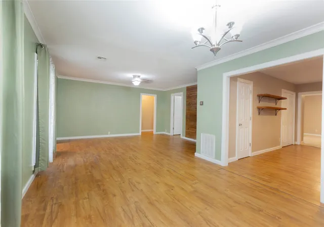 Photo 3 of Single family home for sale at 1100 E Miami Ave, Mc Alester, OK 74501 | MLS# 2629131 | Listing updated on 2026-10-03