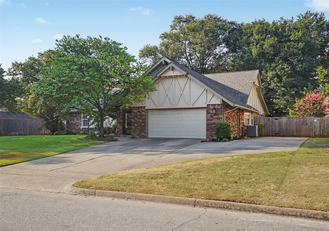 Photo 3 of Sale Pending at 5812 E 97th Street, Tulsa, OK 74137 | MLS# 2627570 | Listing updated on 2026-08-27