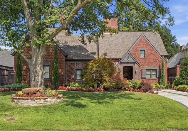Photo 2 of Single family home for sale at 2507 S Columbia Ave, Tulsa, OK 74114 | MLS# 2628000 | Listing updated on 2026-08-20