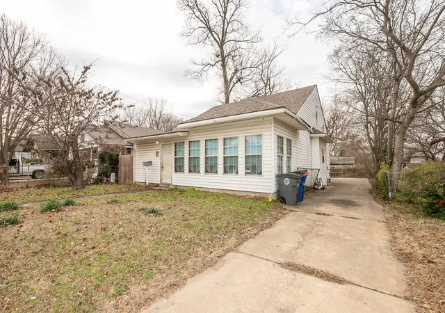 Photo 2 of Single family home for sale at 516 S Yorktown Ave, Tulsa, OK 74104 | MLS# 2629151 | Listing updated on 2026-08-21