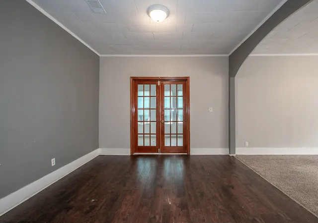 Photo 3 of Single family home for sale at 516 S Yorktown Ave, Tulsa, OK 74104 | MLS# 2629151 | Listing updated on 2026-08-21