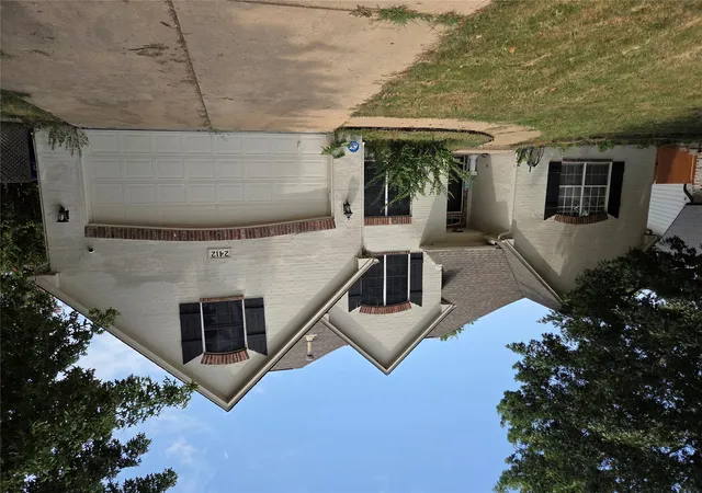 Photo 1 of Single family home for sale at 2412 W Vicksburg St, Broken Arrow, OK 74011 | MLS# 2629158 | Listing updated on 2026-08-20