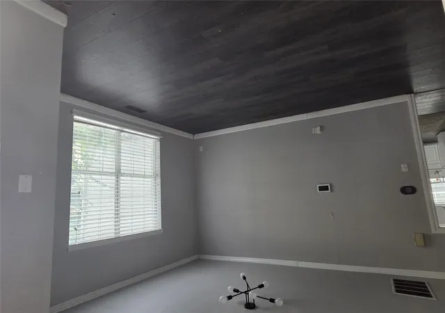 Photo 3 of Single family home for sale at 2412 W Vicksburg St, Broken Arrow, OK 74011 | MLS# 2629158 | Listing updated on 2026-08-20