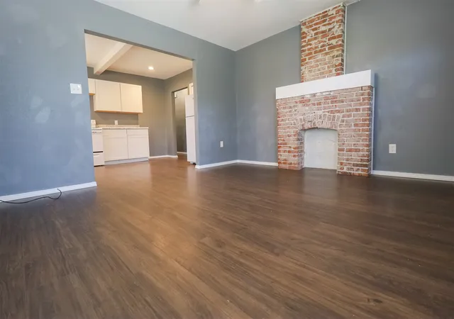Photo 4 of House for sale at 353 S Zunis Ave, Tulsa, OK 74104 | MLS# 2629170 | Listing updated on 2026-08-25