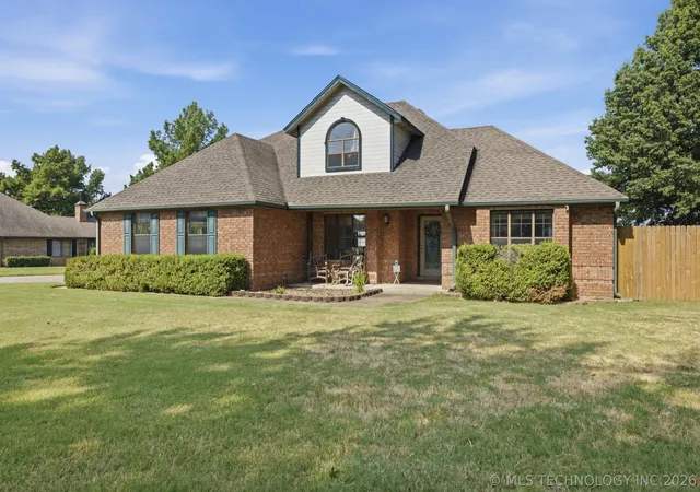 Photo 1 of Sale Pending at 208 Heritage Ct, Fort Gibson, OK 74434 | MLS# 2629219 | Listing updated on 2026-08-20