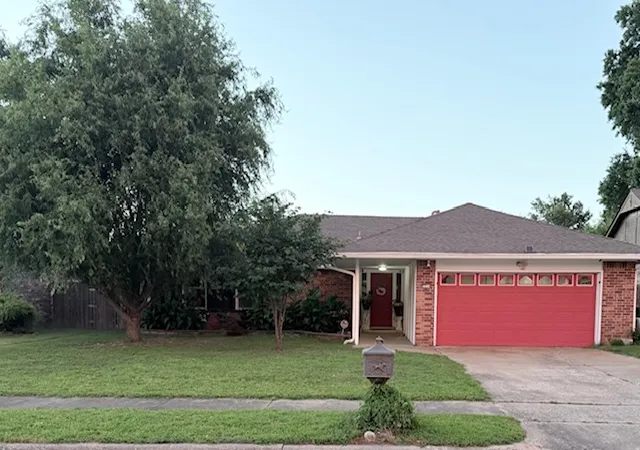 Photo 1 of Single family home for sale at 2220 W Louisville St, Broken Arrow, OK 74012 | MLS# 2629239 | Listing updated on 2026-08-20