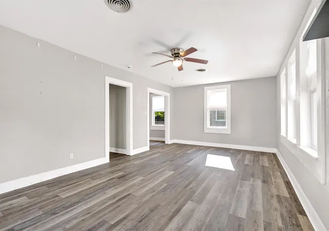 Photo 3 of Single family home for sale at 28 5th Northwest, Ardmore, OK 73401 | MLS# 2629251 | Listing updated on 2026-08-24