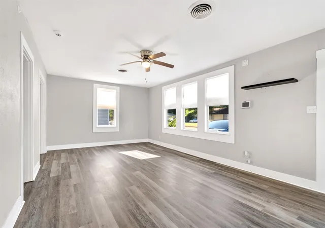 Photo 3 of Single family home for sale at 28 5th Northwest, Ardmore, OK 73401 | MLS# 2629251 | Listing updated on 2026-08-24