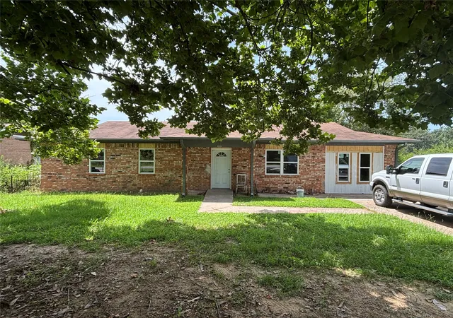 Single family home for sale at 610 6th Street, Talihina, OK 74571 | MLS# 2629080