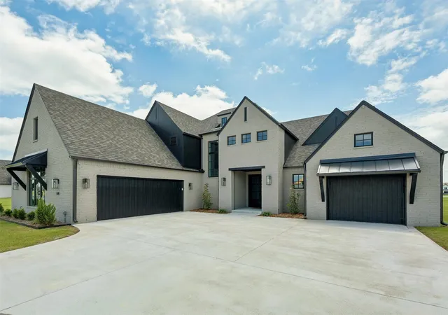 Photo 3 of Single family home for sale at 84 E 165th Place S, Glenpool, OK 74033 | MLS# 2629266 | Listing updated on 2026-08-20
