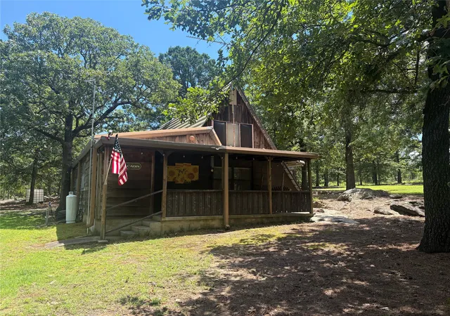 Photo 2 of Single family home for sale at 979 County Line Rd, Eufaula, OK 74432 | MLS# 2628711 | Listing updated on 2026-08-20