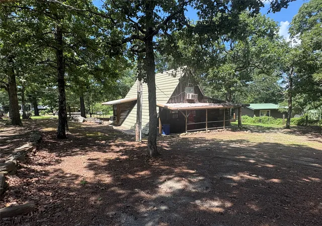 Photo 3 of Single family home for sale at 979 County Line Rd, Eufaula, OK 74432 | MLS# 2628711 | Listing updated on 2026-08-20