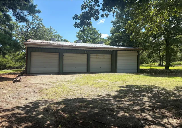 Photo 3 of Single family home for sale at 979 County Line Rd, Eufaula, OK 74432 | MLS# 2628711 | Listing updated on 2026-08-20