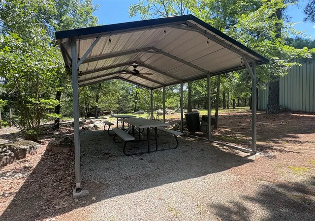 Photo 4 of Single family home for sale at 979 County Line Rd, Eufaula, OK 74432 | MLS# 2628711 | Listing updated on 2026-08-20