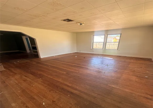 Photo 3 of Single family home for sale at 106 South 2nd, Eufaula, OK 74432 | MLS# 2629163 | Listing updated on 2026-09-21