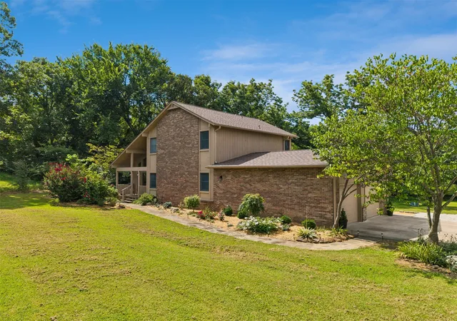Photo 3 of Sale Pending at 14312 E Glenwood Dr, Claremore, OK 74019 | MLS# 2629167 | Listing updated on 2026-08-20