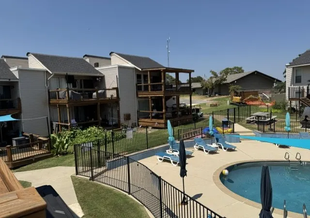 Listing Photo 4 - Condo for sale in building located at 121 Falconhead W, Burneyville, OK 73430 - Unit #D