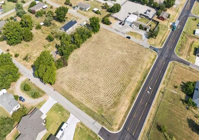 Photo 1 of Sale Pending at 1404 N 161st Eastavenue, Tulsa, OK 74116 | MLS# 2629316 | Listing updated on 2026-08-20