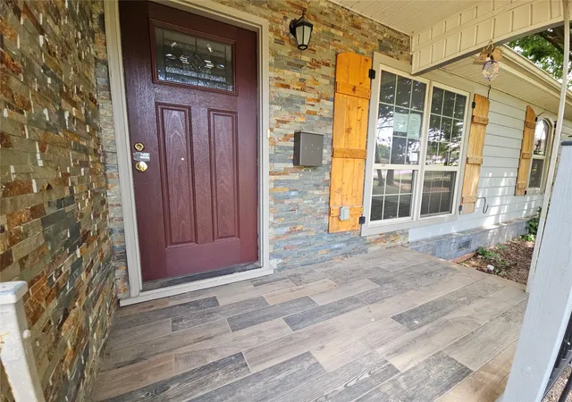 Photo 3 of Sale Pending at 409 W 4th Avenue, Bristow, OK 74010 | MLS# 2629294 | Listing updated on 2026-09-28