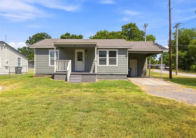 Photo 1 of Single family home for sale at 310 E 1st Street, Tahlequah, OK 74464 | MLS# 2629355 | Listing updated on 2026-08-28