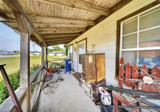 Photo 4 of Single family home for sale at 1200 SW 1st Street, Pryor, OK 74361 | MLS# 2629335 | Listing updated on 2026-08-20