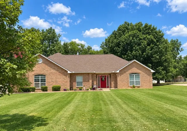 Photo 1 of Sale Pending at 1201 Hurst Rd, Ardmore, OK 73401 | MLS# 2629382 | Listing updated on 2026-10-08
