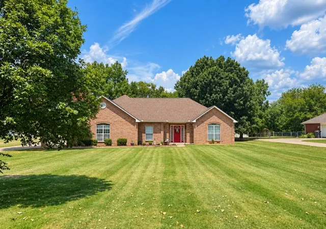 Photo 2 of Sale Pending at 1201 Hurst Rd, Ardmore, OK 73401 | MLS# 2629382 | Listing updated on 2026-10-08