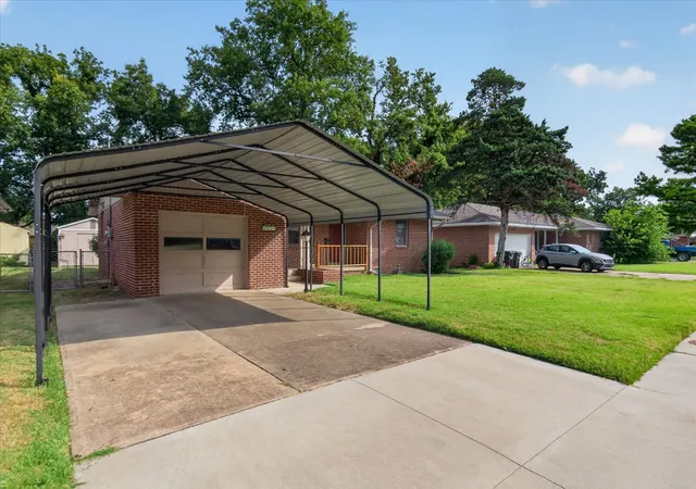 Photo 2 of Sale Pending at 4216 Brookline Dr, Bartlesville, OK 74006 | MLS# 2628054 | Listing updated on 2026-08-20