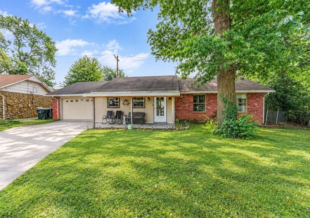 Photo 3 of Single family home for sale at 104 N Wortman Pl, Claremore, OK 74017 | MLS# 2629403 | Listing updated on 2026-09-28